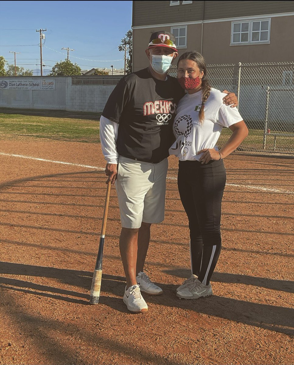 lillyg_00's tweet photo. Such an fun time at the Mexican Jr National Team tryouts!🇲🇽 Even got to catch up with some @Fullerton_SB teammates🐘🧡💙 https://t.co/veczopSF6p