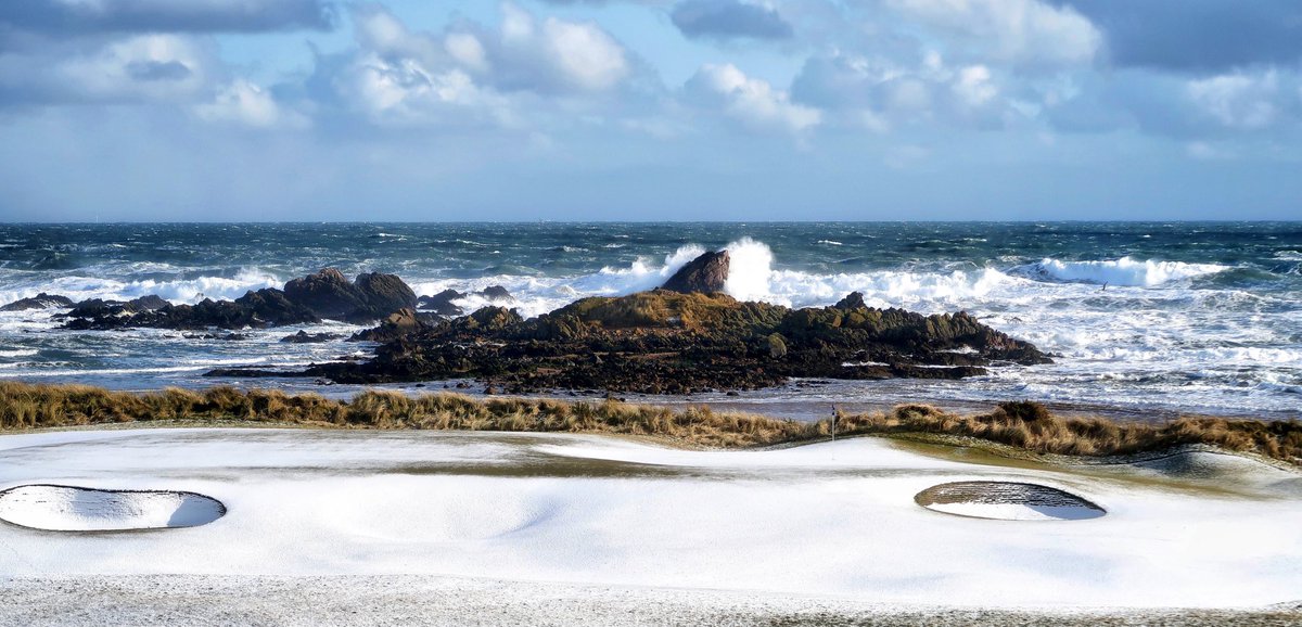 Cruden Bay GC looking very picturesque with a light dusting of snow. @Crudenbaygolf @Golf_ABDN @visitabdn @VisitScotGolf @RuMacdonald  #OnlyInScotland #Aberdeenshire #CrudenBay #golf #linksgolf #winterscenes