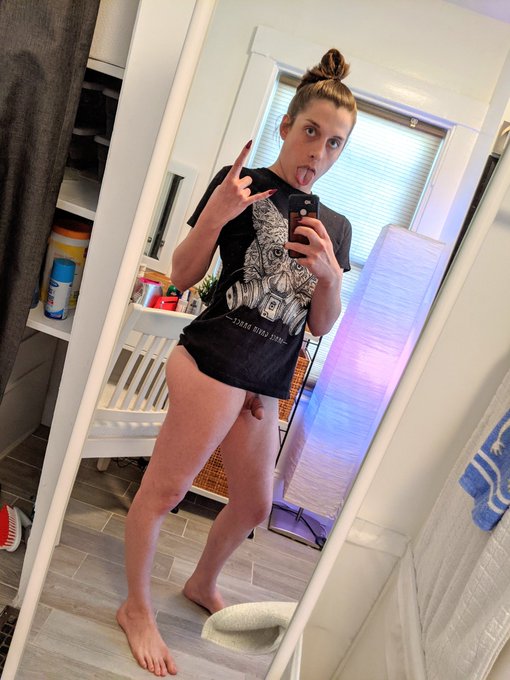 Ima start a new metal genre and call it Kitty core 🤘 https://t.co/SKdL5DfytI<a href="/tag/mvsales"class="tags"><span>#mvsales</span></a><a href="/tag/mvtrans"class="tags"><span>#mvtrans</span></a>