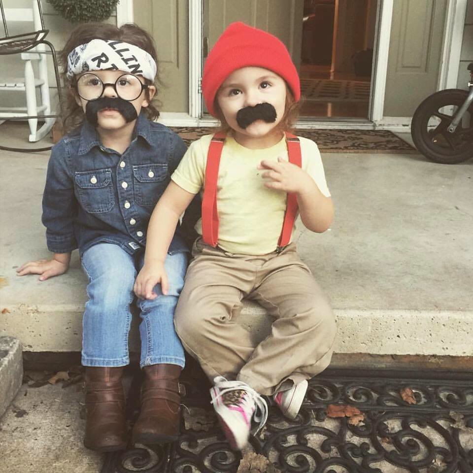 FrankKane11's tweet photo. These two dudes moved in next door. I think they might be selling weed https://t.co/H7SS29tS3N