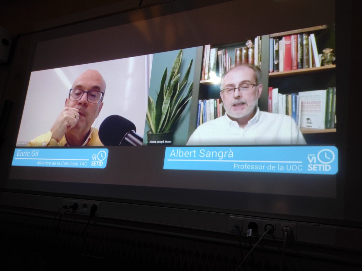 standreu's tweet photo. Excel•lent conferència del professor @albert_sangra que ens ha mostrat les línies bàsiques de la gestió del temps a l'aula en entorns digitals, moltes gràcies!!! #setid #SaferInternetDay #ambtu #ambtu40 #setid21 https://t.co/a6d6J4TYe7