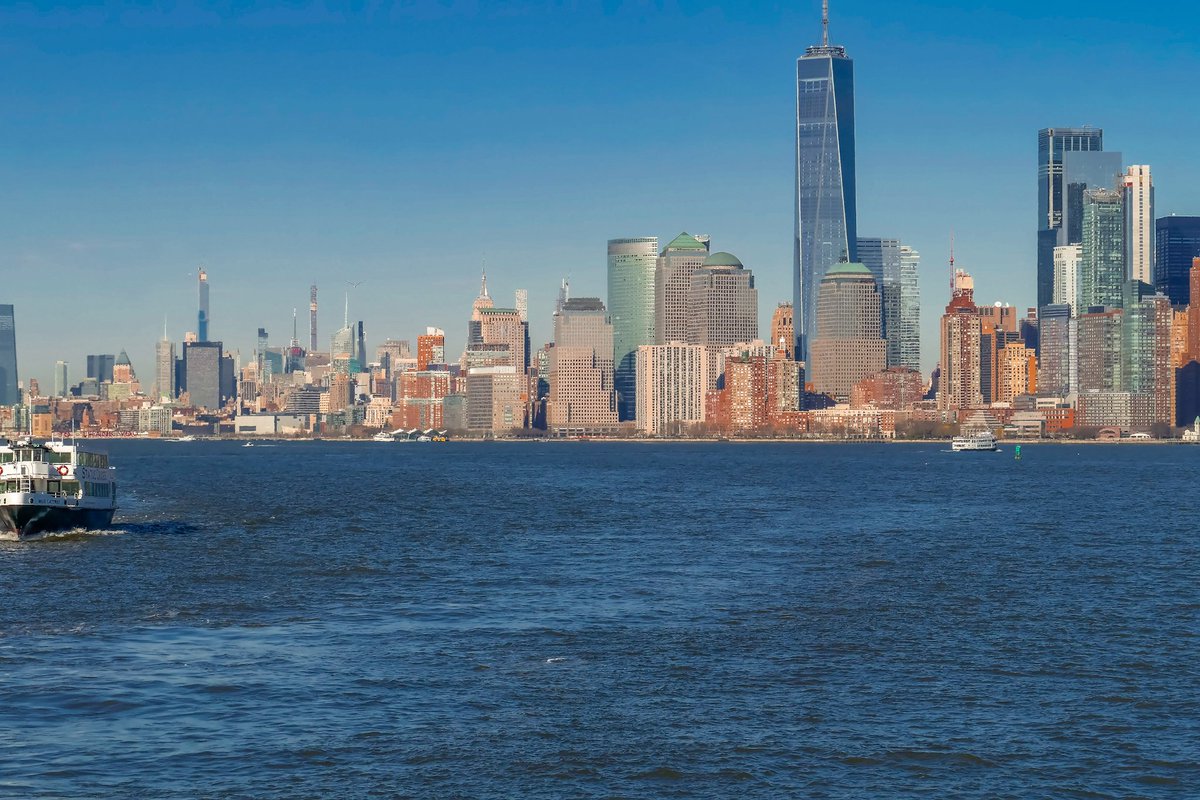 New York City, Manhattan 
Sunset On River Hudson 
#NewYorkCity #Manhattan #RiverHudson #travelphotography #cityscape #march2020 
📸#PanasonicLumix 
Good Evening To All !!