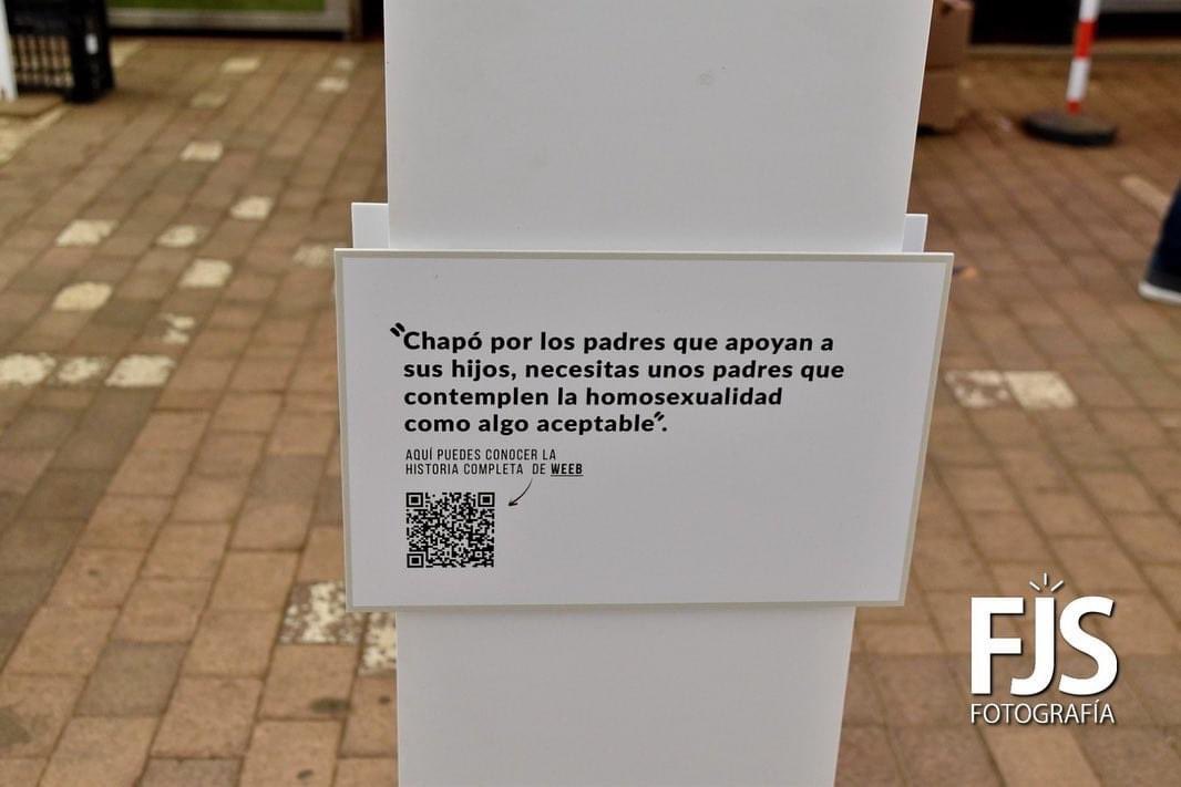 CCLGTB's tweet photo. Nuestro compañero Jonay López, concejal de igualdad del @Ayun_Telde en la  exposición “Disidentes de la norma: expresiones de género diversas” que estará desde hoy hasta el próximo sábado en un marco El Mercado de #Telde . #diversidaddegénero #igualdaddegenero https://t.co/IRpUhLN88E