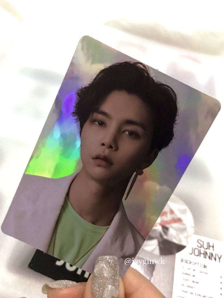 เนื่องในวัน #HappyjohnnyDay 🥳🤍
ขอแจกการ์ดโฮโลแกรมจอห์นนี่ 
สุ่มจากรีทวิตนะคะ 
ประกาศวันที่9 ช่วง4ทุ่มค่า