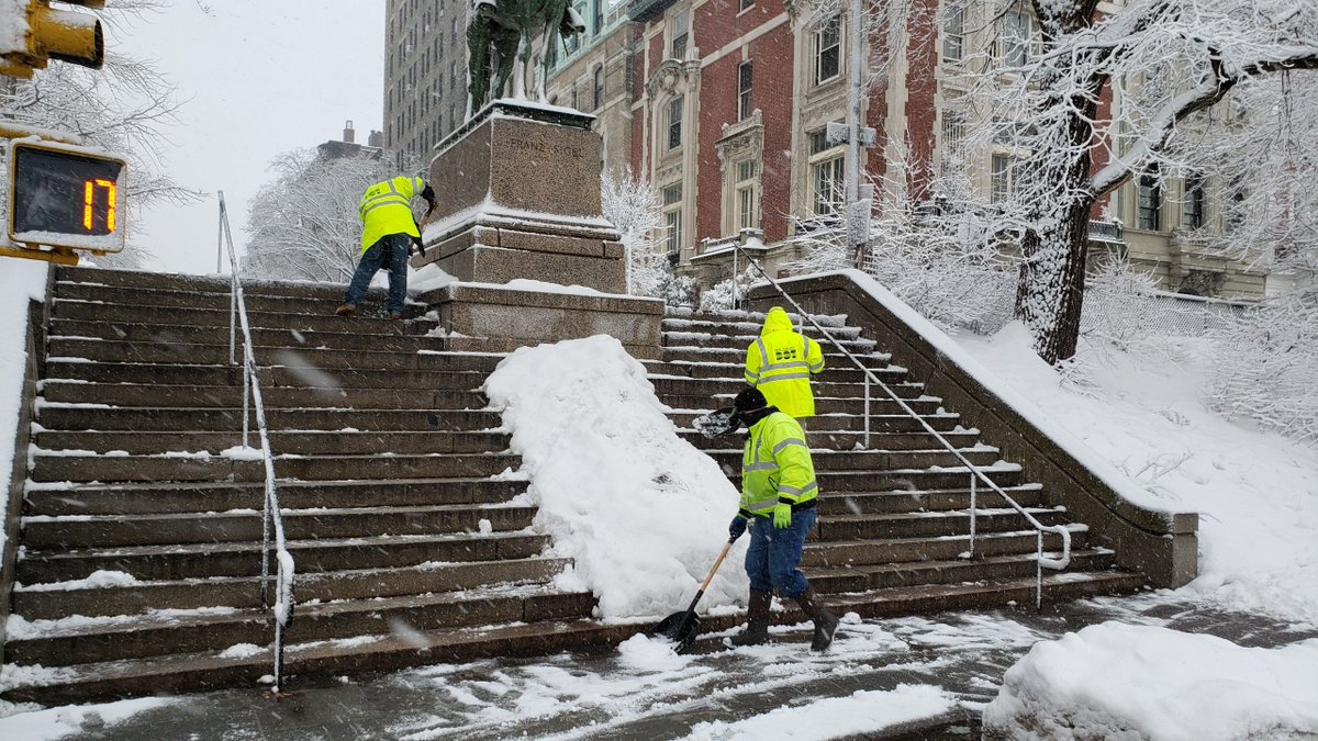 NYC_DOT's tweet photo. Before, during and after yesterday's storm 🌨️, NYC DOT crews were out across the City salting and clearing overpasses, #StepStreets, #NYCPlazas and East River Bridges. https://t.co/LOvrlY5IzR