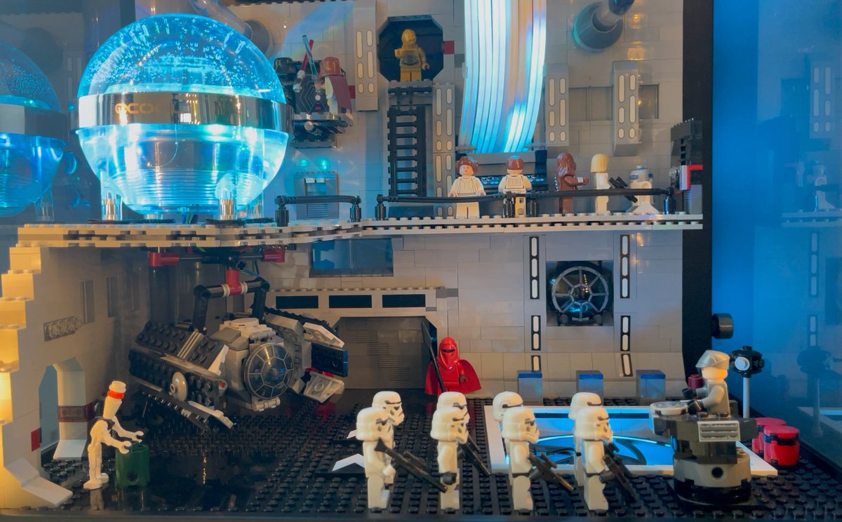 _Greever_'s tweet photo. #jaywhatdoyouthink4 I combined LEGO, Watercooling and pretty lights. https://t.co/mY0Bwa1uN6