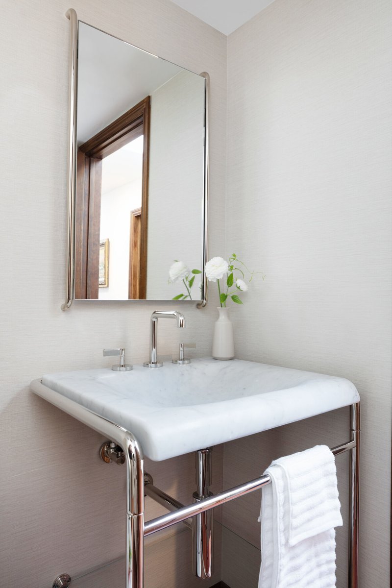 DTLAdesigners's tweet photo. Sculpted Stone!  We used an integrated  Carrara marble sink for this powder room.  Polished nickel pops against vinyl grass cloth wallpaper.
#grassclothwallpaper #kohler #phillipjeffries #bathroomdesign #marblebathroom #carraramarble #powderroom #dtladesign https://t.co/TZ1taptoKt
