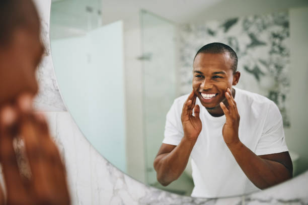 SkinBodyRenewal's tweet photo. How do guys skin differ:
- Thicker skin
- More oil production
- They age slower
Here is a little more insight into popular treatments for the guys https://t.co/kjfwWpxdkh
#SkinRenewalSA #skin #beauty #brotox #androgens #testosterone #ageing #hormones #maleskin #malegrooming https://t.co/mBgLlcY3YY