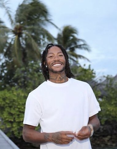 Ballislife's tweet photo. 🌹 Derrick Rose’s IG post 
“What’s Pooh spelled backwards?” https://t.co/LCPUgJvLHa