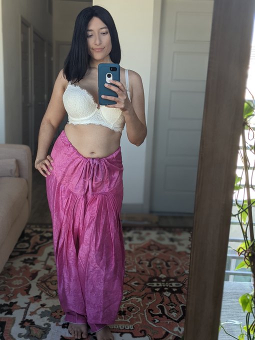 GULABI 🌹 https://t.co/TFEamd61iE