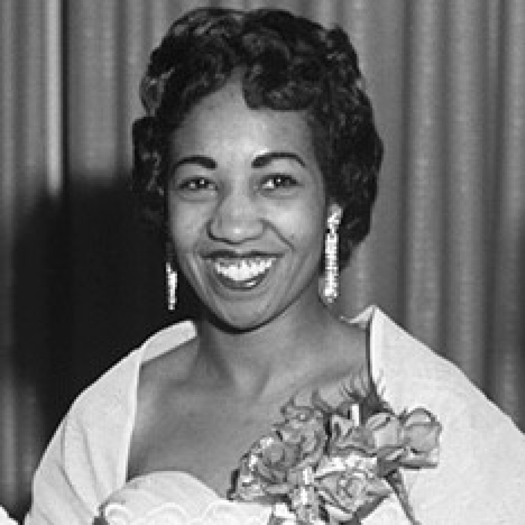 unlearn_com's tweet photo. This is Violet King.
#unlearn #blackhistorymonth #blm #violetking https://t.co/XqrEDLs7Wf