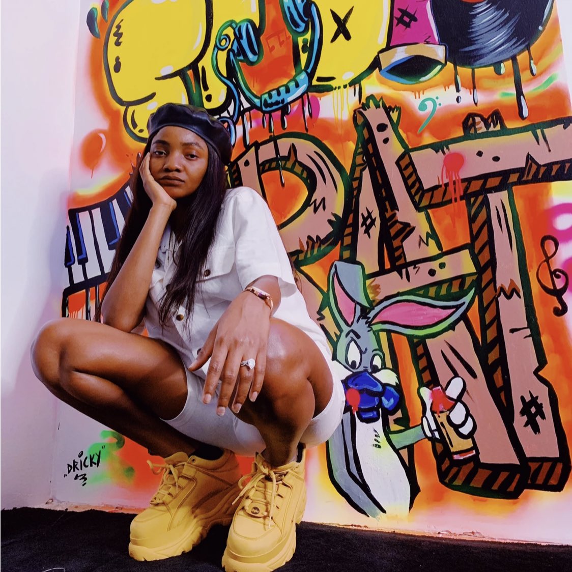 _graceymae's tweet image. CAN YOU SIMI NOW?

I caught up with @SympLySimi for @FWORDMAG days after she dropped #RestlessII. We talk music, motherhood &amp;amp; marriage!

Did Simi confirm that there’s a collaboration coming with @wizkidayo &amp;amp; #Stormzy?

fwordmag.com/single-post/_s…