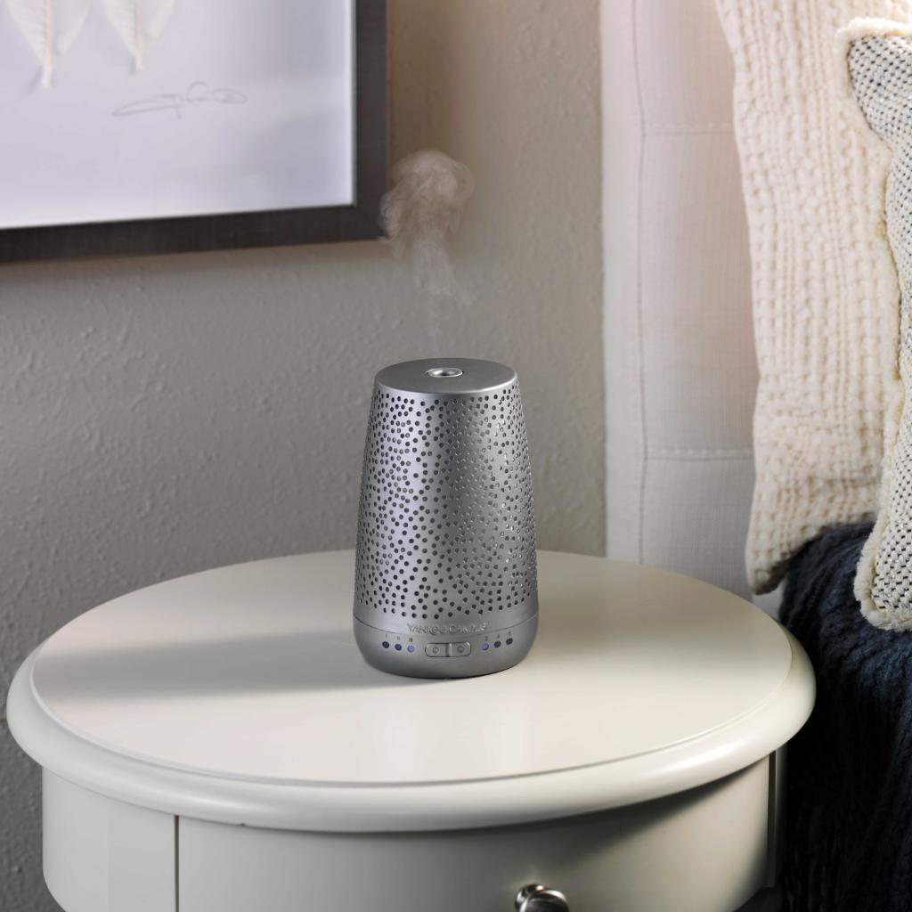 Create the perfect environment for great sleep with the new Yankee Candle® Sleep Diffuser 😴 

#YankeeCandle #SleepDiffuser #SleepGoodFeelGood

spr.ly/6019H5jzN