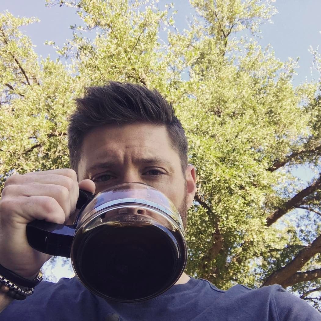 following with the grumpy mood and adding more proof: both Jensen and Dean need his morning coffee. Lots of morning coffee  #HeIsAnAngrySleeperLikeABear