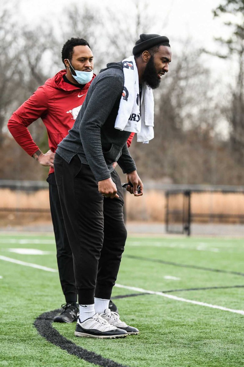 Day 1 we had the 🐐’s on the front line!! Showing our young bulls the way! #BeAPro mindset in full effect! 
<a href="/ArElite100/">Arkansas Elite 100</a> <a href="/arelite7v7/">Arkansas Elite 100 7v7</a> <a href="/JayWright_3/">Justin Wright-Foreman</a> <a href="/JoeAdams_3/">Joe Adams</a>