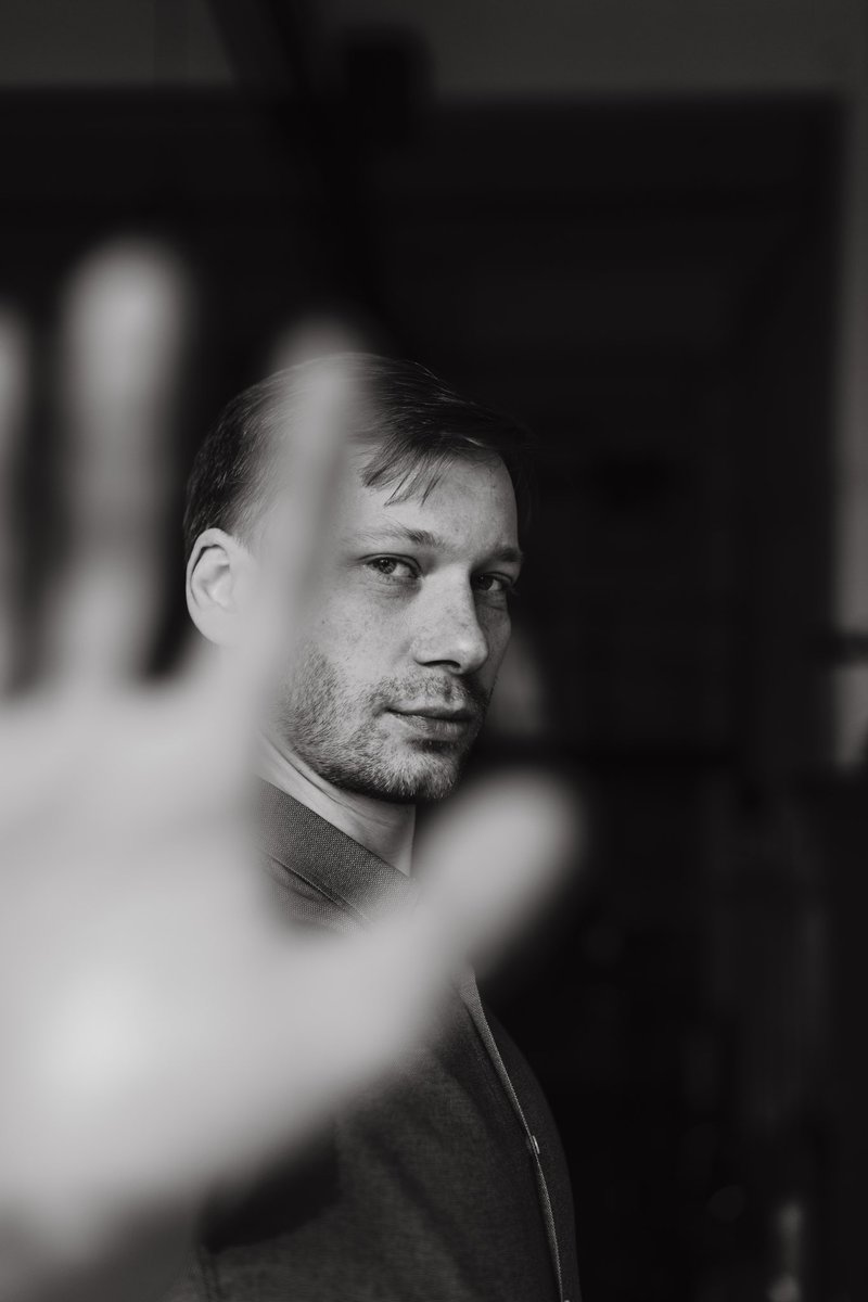 barkingmaddoggo's tweet image. Твиттер помоги найти женщину.. адекватную. Намерен в серьезные отношения. О себе: не-дурак, не-урод, не-нищеброд, живу в Москве. В дм расскажу больше