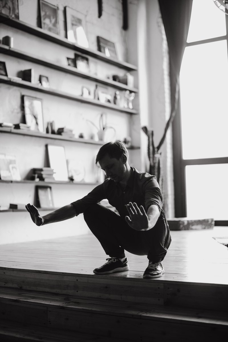 barkingmaddoggo's tweet image. Твиттер помоги найти женщину.. адекватную. Намерен в серьезные отношения. О себе: не-дурак, не-урод, не-нищеброд, живу в Москве. В дм расскажу больше