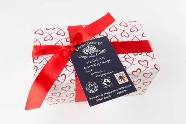 Devon_Fudge's tweet photo. Still time to treat your Valentine ❤️ https://t.co/ct8OUl0MhU #valentines #devon #organicfood @SoilAssociation @Tasteofthewest #fudge #devonfudge https://t.co/dHnVpGCfSd
