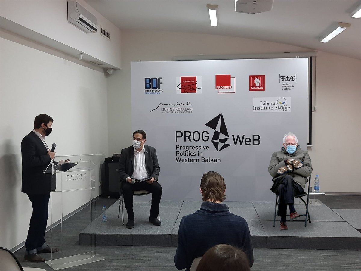 ArisMovsesijan's tweet photo. Hej @FondacijaBD hvala na pozivu da održim predavanje. I Bernie je zadovoljan. :-)
#progweb https://t.co/Kg1EEDliXA
