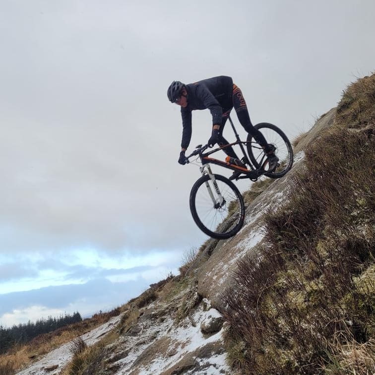 MarcusH_TORQ's tweet photo. Very cold and snowy ride this afternoon!
#torqfuelled #lakecycling @TORQfitness @TORQExplore @Lake_Cycling @SchwalbeUK @FenwicksBike @FibraxLtd @ScimitarCustom https://t.co/53vT7xrtkb