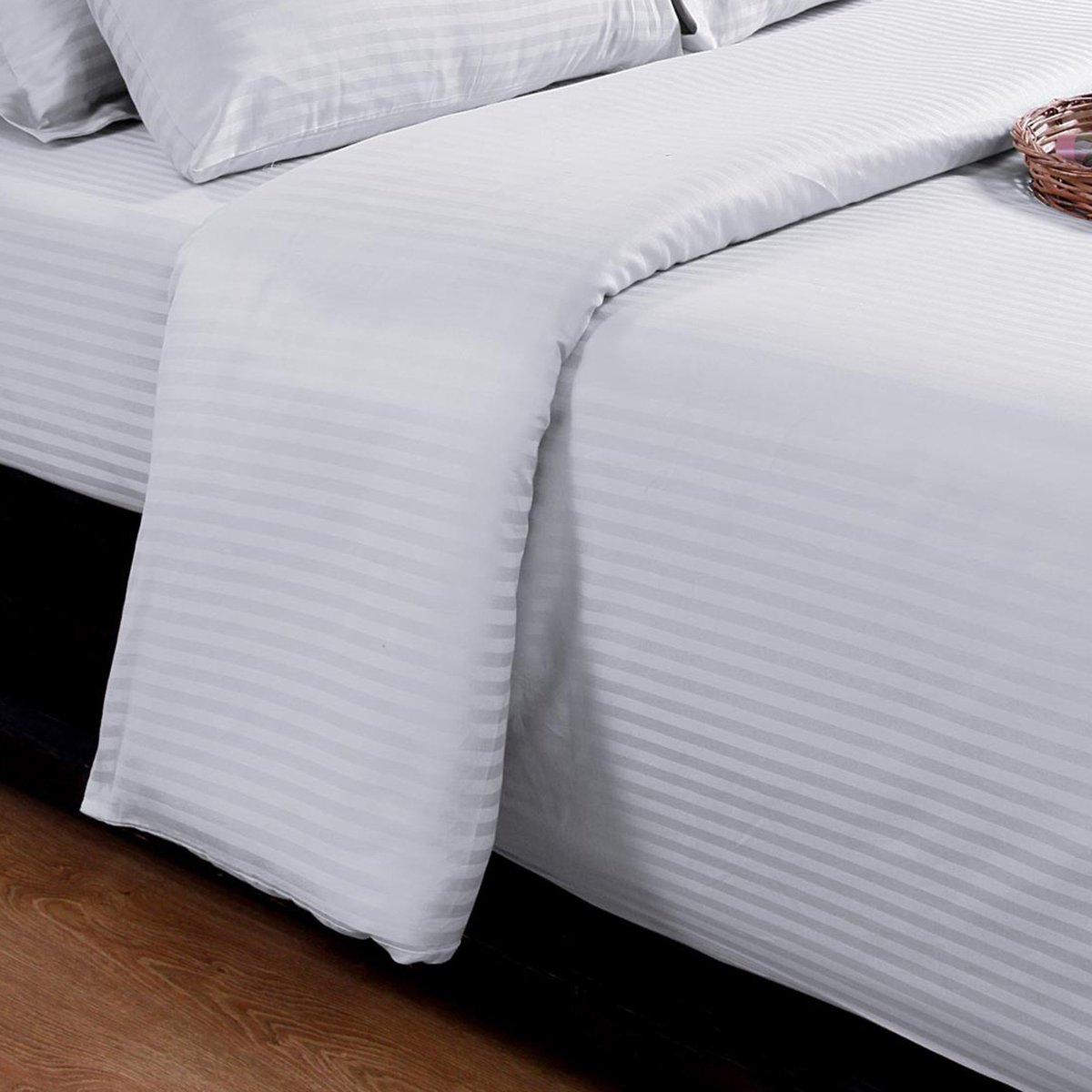 TLG_Solutions's tweet photo. Featuring our white dobby stripe sheets for that luxurious hotel look and feel - with the added protection and durability of SilverClear! 

#hotels #silverclear #hospitality #freshsheets #bedtime #lookgoodfeelgood #linens #linensupplier https://t.co/FYEDrYoBvy