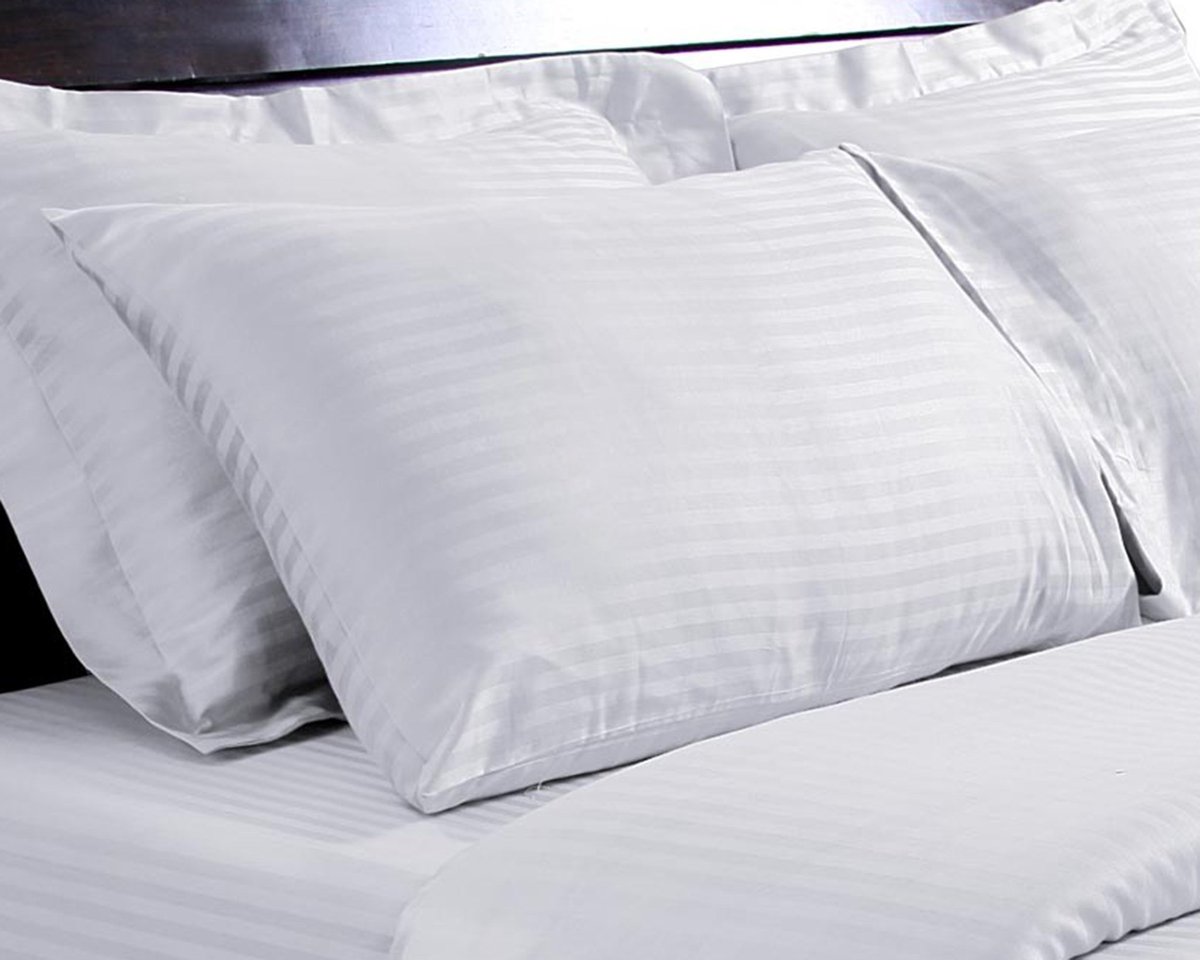 TLG_Solutions's tweet photo. Featuring our white dobby stripe sheets for that luxurious hotel look and feel - with the added protection and durability of SilverClear! 

#hotels #silverclear #hospitality #freshsheets #bedtime #lookgoodfeelgood #linens #linensupplier https://t.co/FYEDrYoBvy