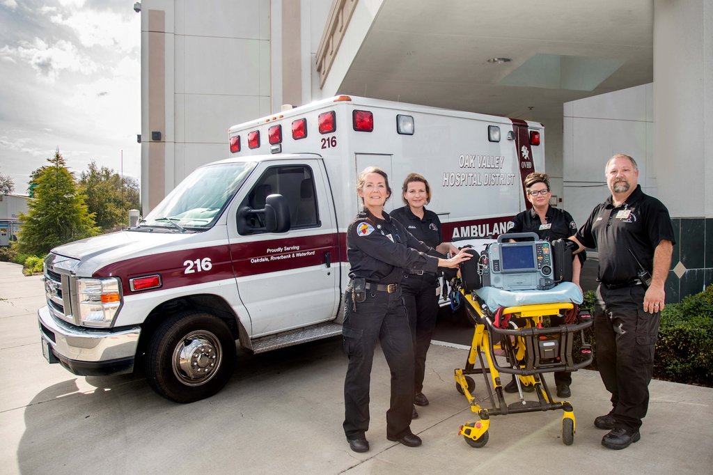 OakValleyCares's tweet photo. Emergencies happen 🚨 That's why the Oak Valley Hospital Ambulance team is always on the move to provide immediate response to a wide range of medical emergencies 🚑 https://t.co/KPEuyk2hJ2