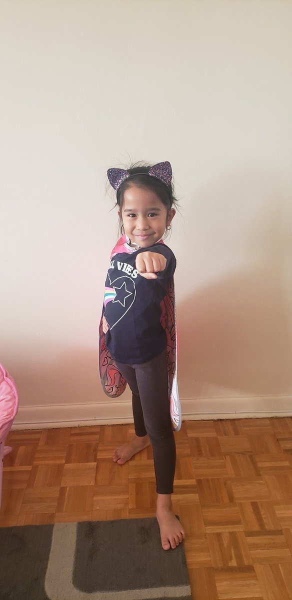 klieoTanedo's tweet photo. #tcdsblove My superhero pose https://t.co/Gz2yMFI4S8