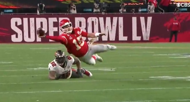 danfetes's tweet photo. Patrick Mahomes with his best Josh Allen impression last night. 

(FWIW, Allen completed his pass for a third down conversion) https://t.co/oaNlvrRAkI