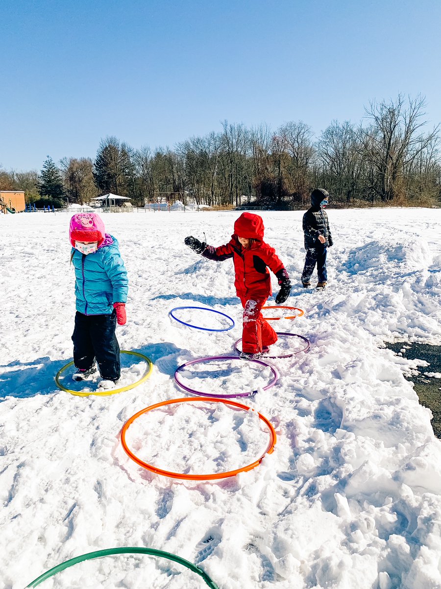 RESRedding's tweet photo. Second graders snowshoe during PE class! #winterinNewEngland #snowmuchfun https://t.co/FUUYCmTyZs