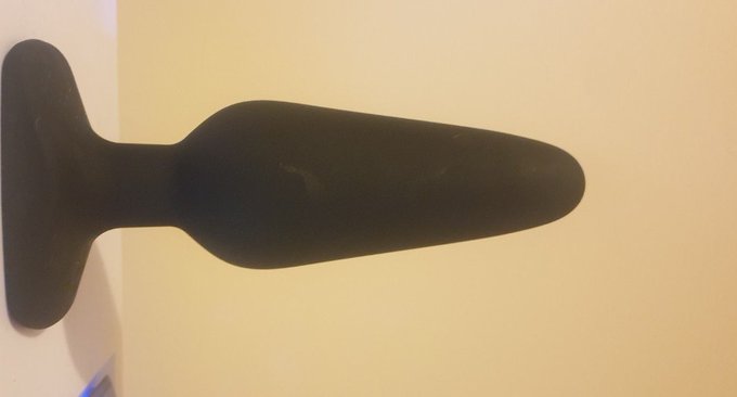 I'm new to PornHub and OF. Guys, girls and everyone alike I am here to make my asshole as big as I can