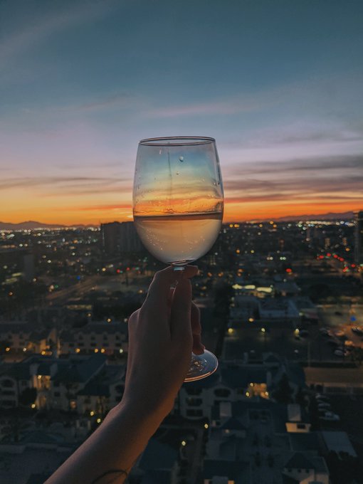 c h e e r s https://t.co/DQ3awUiKj6