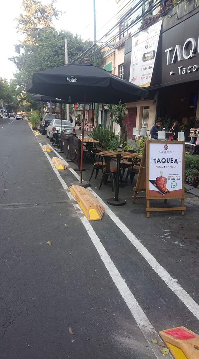 Daiguchisan's tweet photo. Oye @Taquearte la ciclovia no es estacionamiento... Si quieres salirte a la calle, PROTEGE A LOS CICLISTAS QUE USAN LA CICLOVIA https://t.co/6Oo0Qfw06f