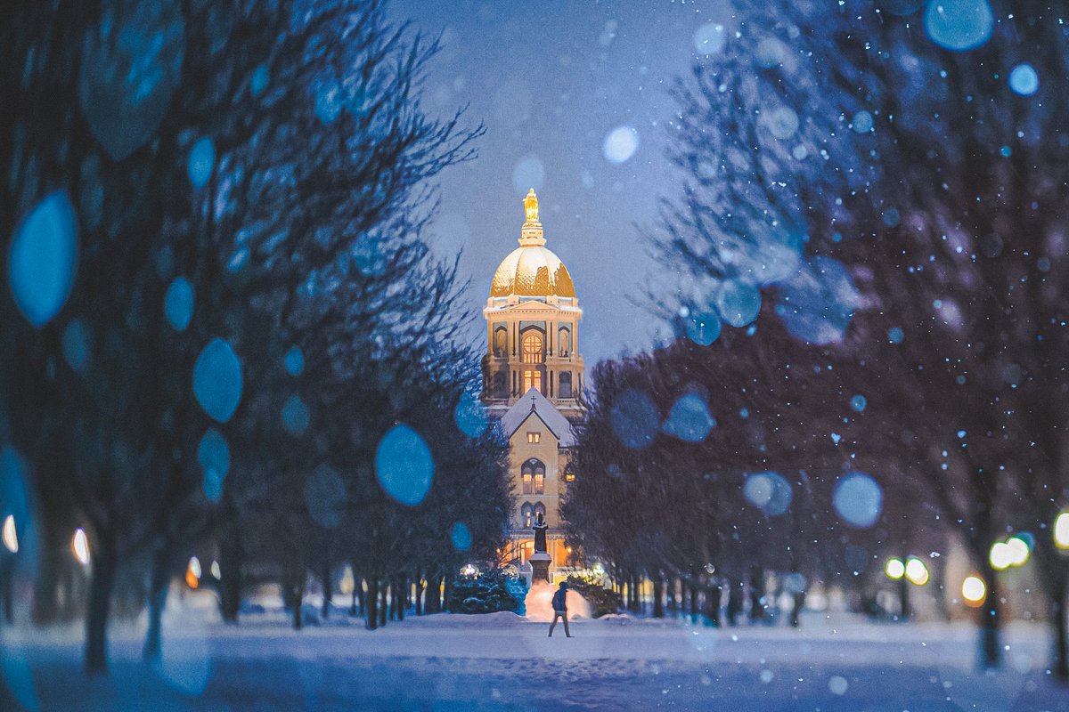 FightingIrish's tweet photo. Indescribable. ❄️✨

#GoIrish https://t.co/Rxqy9Fy5vo