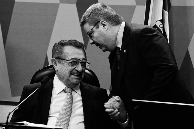 Recebo com muita tristeza a not&iacute;cia do falecimento do senador Jos&eacute; Maranh&atilde;o, o decano do Senado nessa