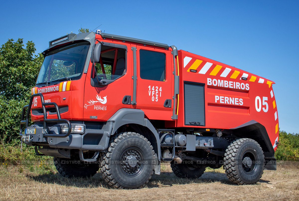 StrobPT's tweet image. VFCI 05 Renault Kerax 420 dCi 4X4 Bombeiros Pernes #bombeiros #bombeirosportugueses #renaulttrucks #tugafire #firetruck #firetrucks #firetrucksofinstagram #strobpt