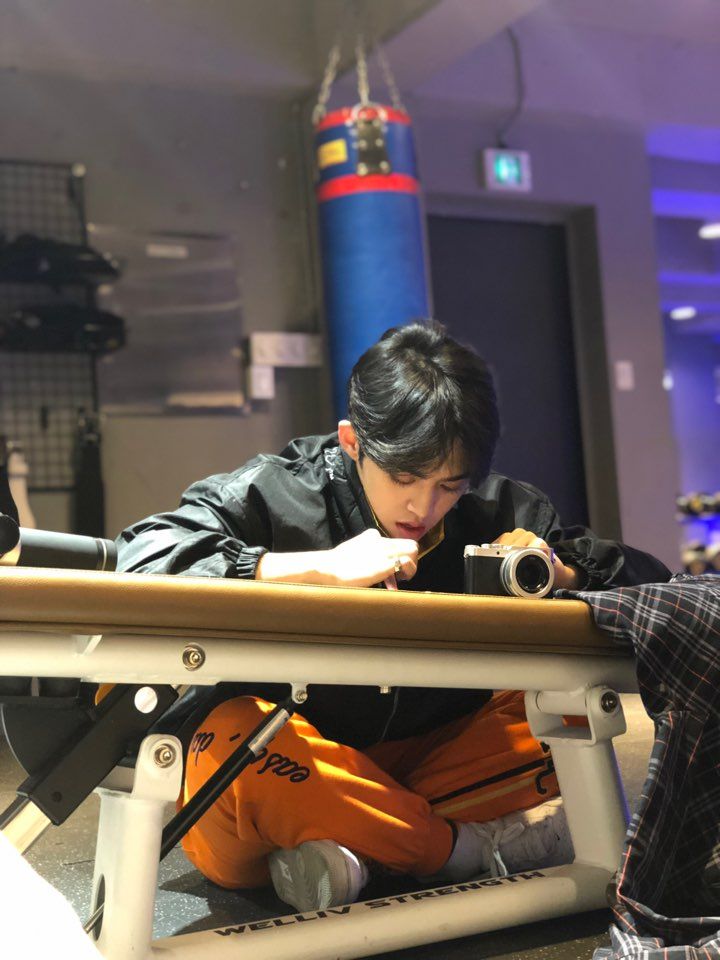 You and seungcheol knew each other since high school. You were just classmates who didn't really pay attention to each other until seungcheol lended you his calculator because you lost yours.