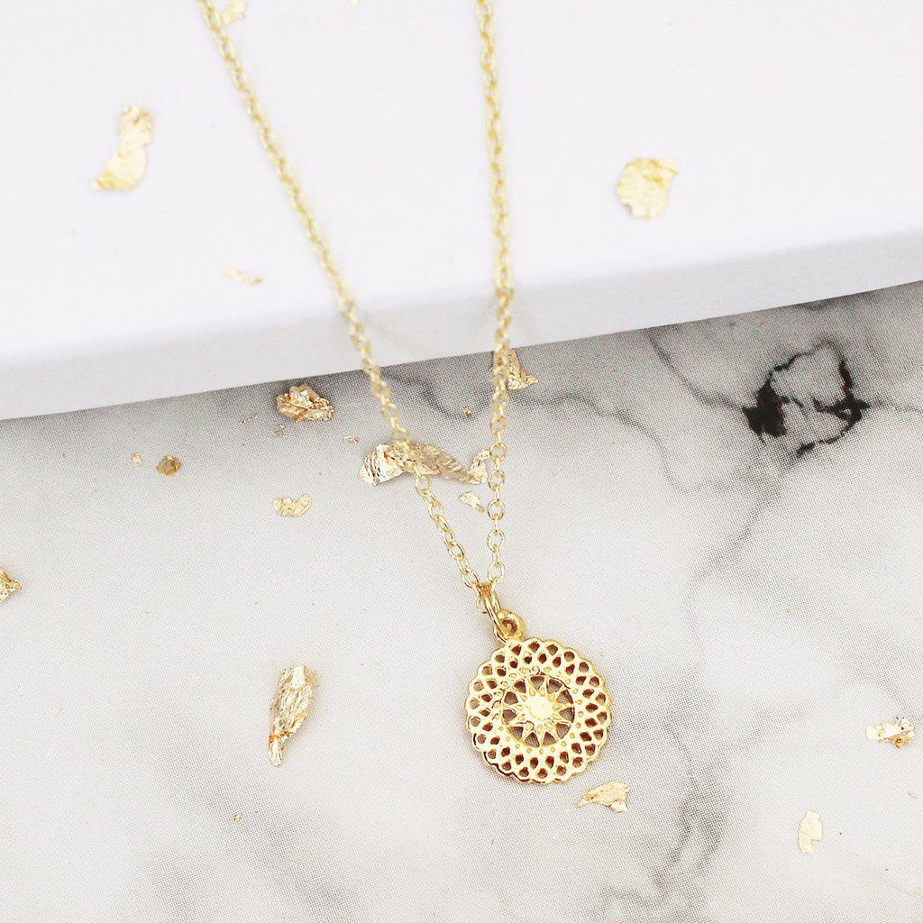 Jenems_'s tweet image. our 18ct gold vermeil sun necklace is back in stock! But not for long ✨💕jenems.com/collections/go…