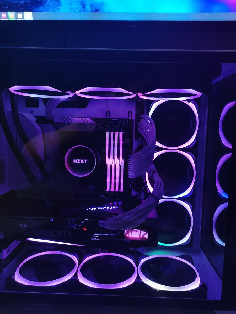 Stathead13's tweet image. #jaywhatdoyouthink4
Ryzen 3600xt
Gigabyte aorus rtx 3070
Asus Rog strix b550-a
32 gb ramm 3600mhz

My motherboard RGB doesn't work for some reason what could that be?