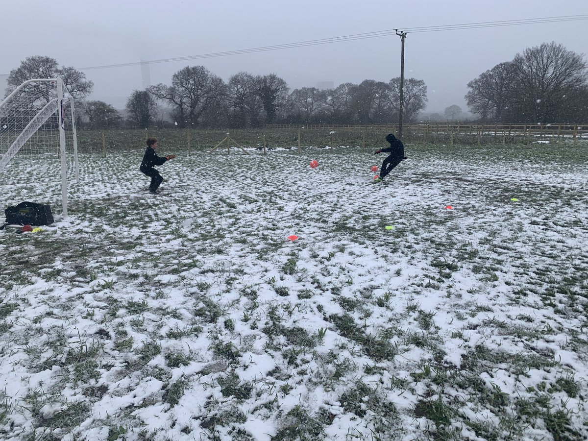 ReadSports1's tweet photo. Liam and Dec adopting the famous phrase '"There's no such thing as bad weather, only bad clothes." 

This phrase hails from Scandinavia, where it's a common mantra repeated by parents who insist that their children spend time outdoors every day! #FreshAir #footballinthesnow ❄⚽️ https://t.co/Z40AFTe1yM