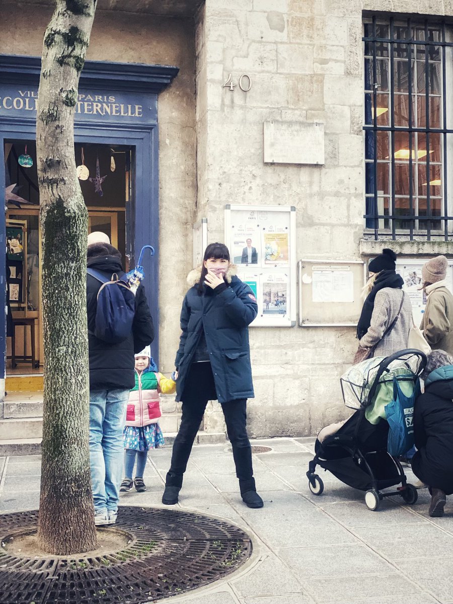 #jamiemonecole please read &amp; sign this petition to save not only the Directrice but the entire school from possible closure. My eldest daughter is excelling here &amp; I’ll be devastated not to watch my youngest daughter climb those steps one day #75004 <a href="/Academie_Paris/">Académie de Paris</a> <a href="/MParisCentre/">Mairie de Paris Centre</a>