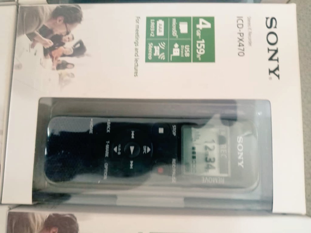 CESTIDAKAR's tweet photo. Le parc d'équipements professionnels du CESTI est renforcé avec l'acquisition de 10 appareils photos numériques professionnels CANON EOS 80D et des dictaphones (enregistreurs de son) SONY ... Pour un CESTI où formation rime avec équipements de pointe !

#Cesti #numérique #kebetu https://t.co/gyagJRDINb