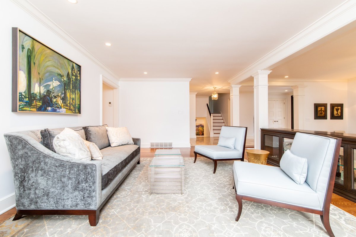 picturemehomeOH's tweet image. Gorgeous home in Pepper Pike, Ohio that had been completely updated. 3 bedrooms and 2.2 baths on 1.5 acres! #realestate #pepperpike #pepperpikerealestate #bhhs #bhhsrealestate #nothingtodobutmovein