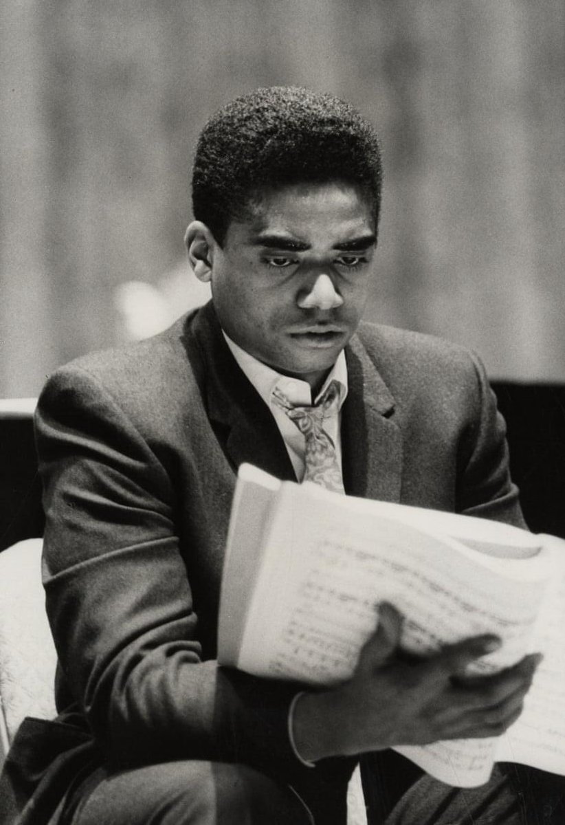 OperaLighthouse's tweet image. Did u know Indianapolis native &amp;amp; int’l opera tenor George Shirley earned a bachelor&apos;s degree in music Ed from Wayne State University in 1955 and then was drafted into the Army, becoming the first Black member of the US Army Chorus?
#BlackHistoryMonth #tenors #ArmyChorus #Indi