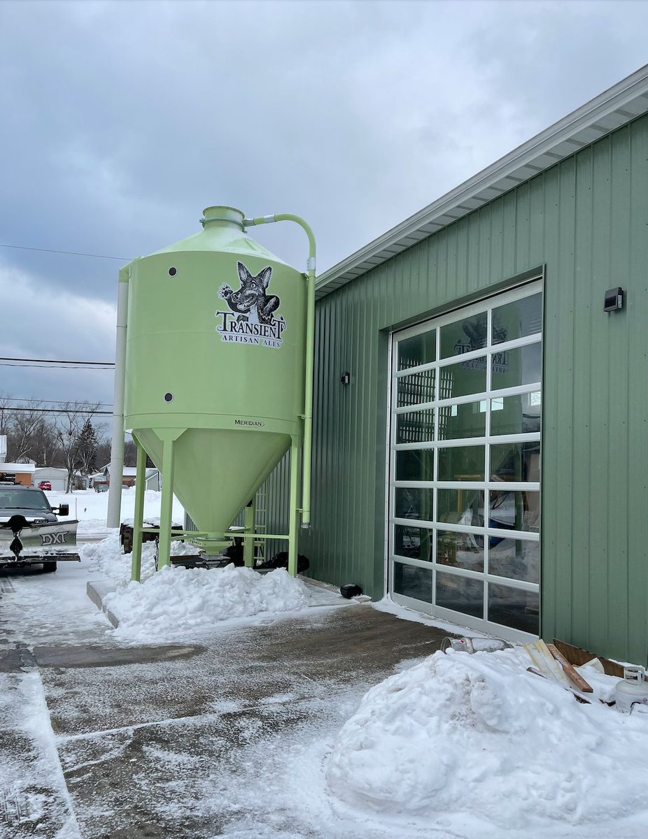 MaltHandling's tweet image. Out here installing a @meridianmfg grain bin @TransientAles - Rain, snow, or freezing cold, we can make it happen for you no matter the time of year!