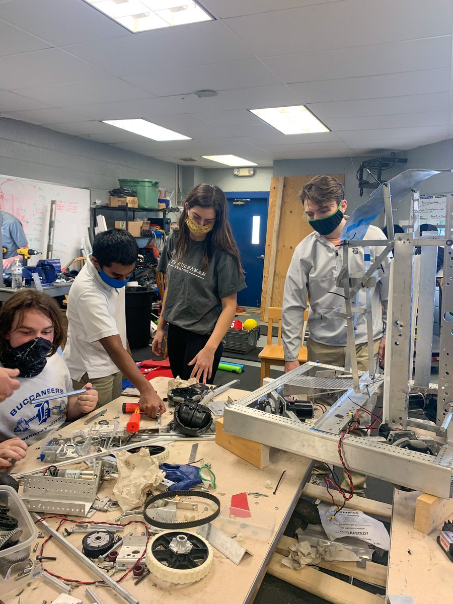team5005's tweet photo. week five, here we go!! we’re making huge progress on the robot and we’re super excited!!! https://t.co/nkqArbYGzk