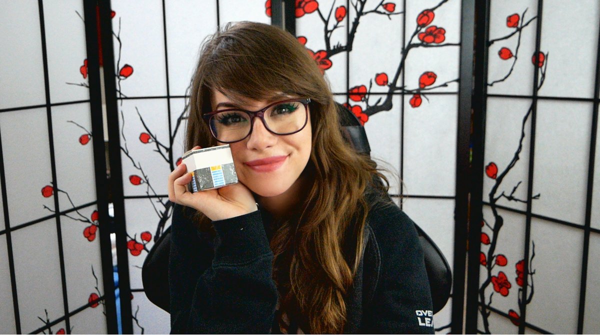 LemonKiwi_'s tweet photo. GIVEAWAY TIME 🎁

I got Lunar New Year Loot Box codes from @Blizzard_Ent to share with you all!

(1) 24x Lunar New Year Loot Box Code
(3) 5x Lunar New Year Loot Box Codes

Must be following me and retweet this to enter!💛
*Winners announced on February 18th https://t.co/Sd3xsut0fJ