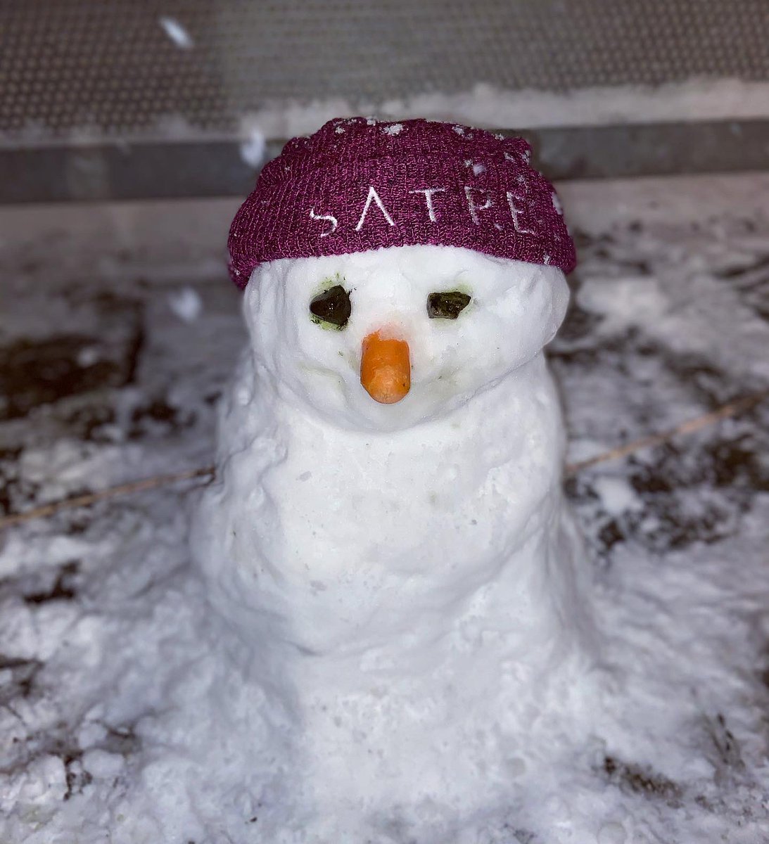 missmackinnonPE's tweet photo. Mini snowwman representing 🤣 @SATPE1 Important to get out for fresh air but make sure to wrap- it’s chilly!! ❄️ https://t.co/sThuUHiz79