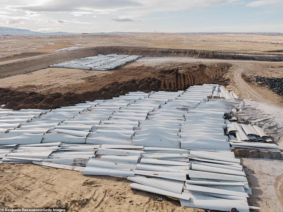Franktmcveety's tweet image. Support green energy? Take a look at what your love for windmills look like after they’re torn down and dumped in Casper, WY.. they get buried in the ground.. Learn about these things before you spend time hating on the oil and gas sector industry. 👌
