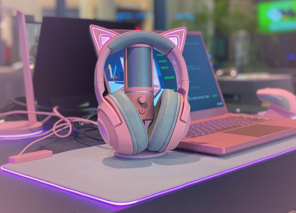 RazerStore's tweet photo. Charm your way into your audience's hearts with the Light Up My Live Bundle.
This bundle pairs the Razer Seiren X Quartz Edition with the Razer Kraken Kitty Quartz Edition for a sweet look and a sweet sound.
Get the bundle here at #RazerStoreSF & #RazerStoreLV! https://t.co/b2XogOMm8b
